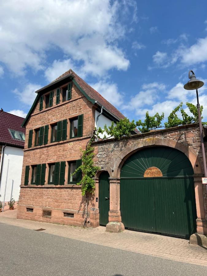 Restaurierter Altbau Mit Privatem Innenhof & Parkplatz Grossfischlingen Екстериор снимка